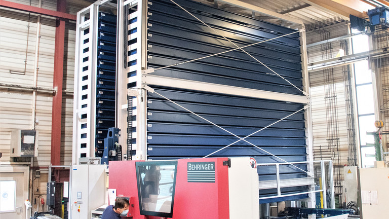 Picture: STOPA LG-E, long-span goods storage system