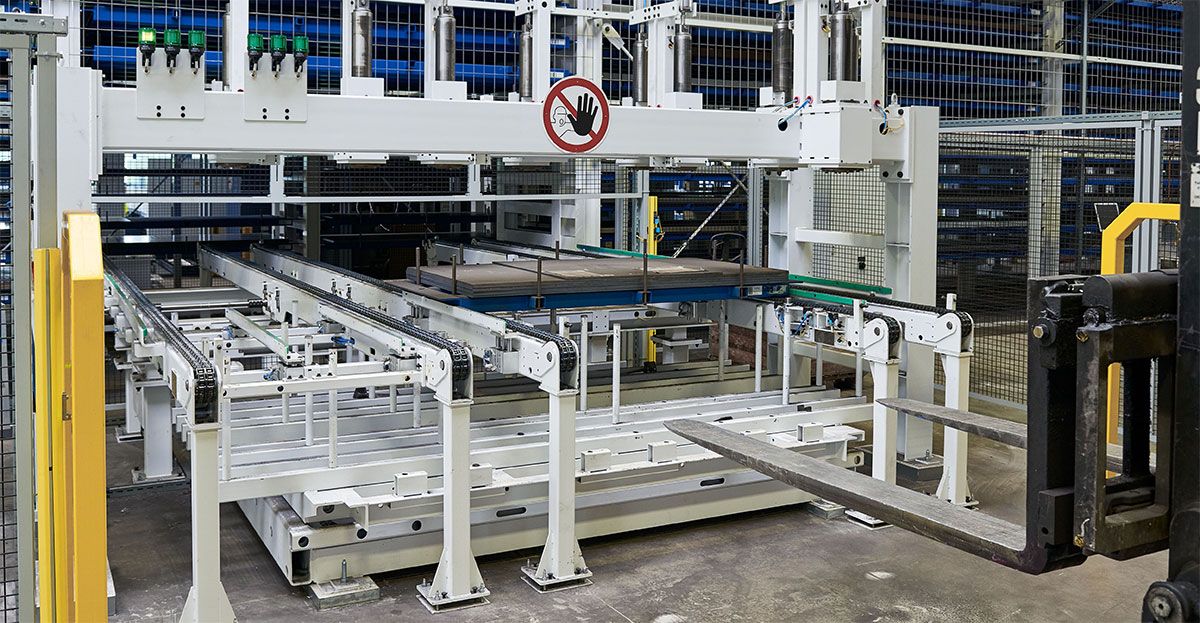 Picture: STOPA UNIVERSAL, incoming goods station